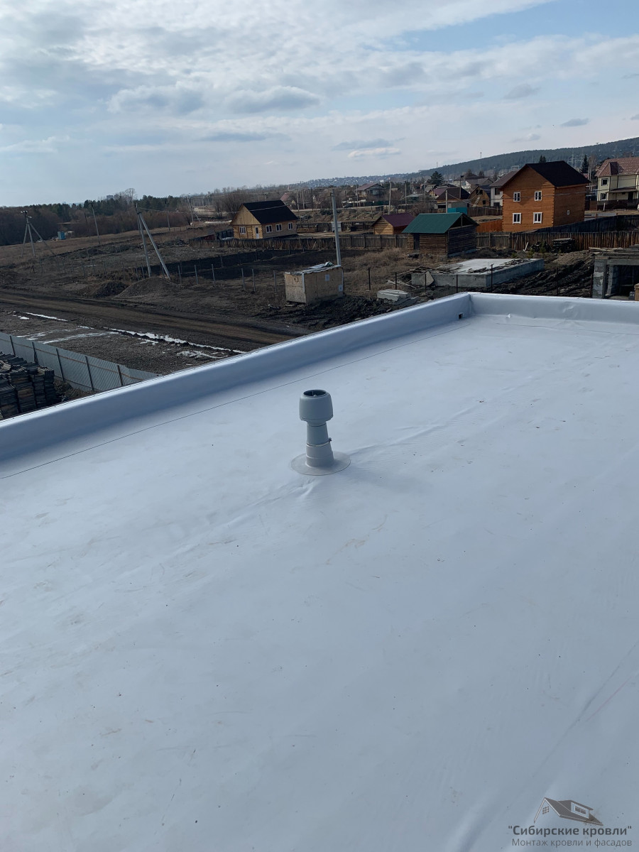 Ochistka-kryshi-ot-naledi